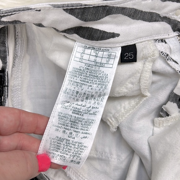 GUESS Brittney Skinny Ankle Jeans Zebra grey and white size 25 - Picture 6 of 10